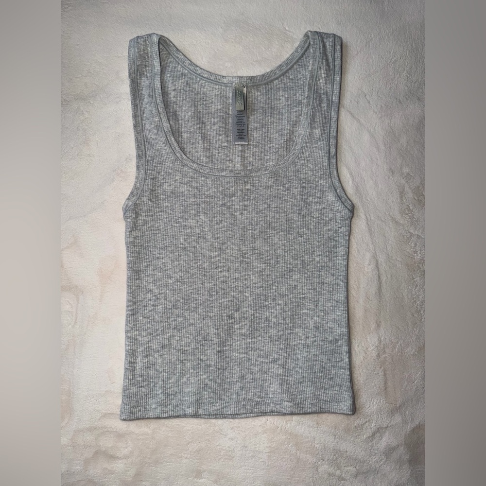 SKIMS Heather Gray Ribbed Scoop Neck Tank